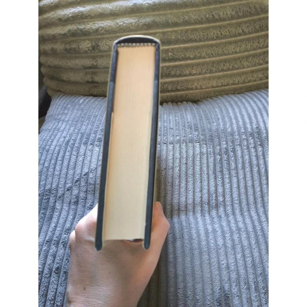 vintage hardcover edition of Dracula by Bram Stoker Barnes & Noble Classics.